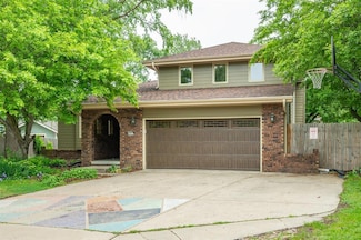 4521 77th St, Urbandale, IA 50322