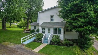 9481 Pleasant Hill Rd NW, Dundee, OH 44624