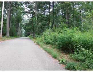 8 Barrett Rd, North Brookfield, MA 01535