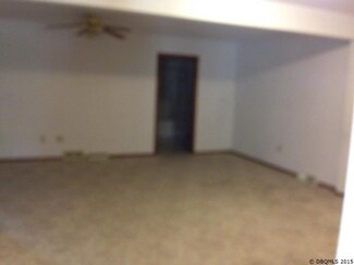 5400 S Mound Rd, Sherrill, IA 52073