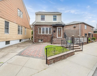 71-26 58th Ave, Maspeth, NY 11378