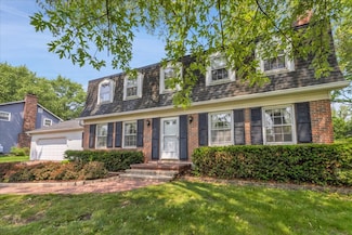 26W266 Tomahawk Dr, Wheaton, IL 60189