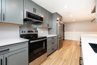131 Pierce St Unit 203, Malden, MA 02148