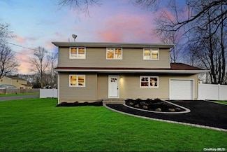 73 Oneida Ave, South Setauket, NY 11720