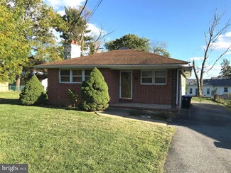 18 Nicholas Ct, Upper Chichester, PA 19014