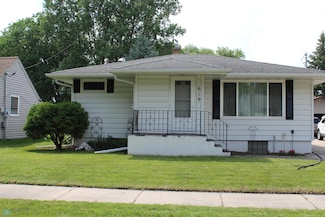 619 15th St N, Moorhead, MN 56560