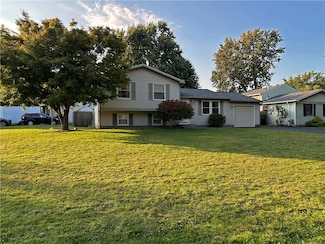 91 Meadowlark Dr, Penfield, NY 14526