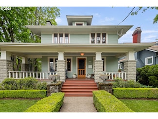 3221 NE Glisan St, Portland, OR 97232