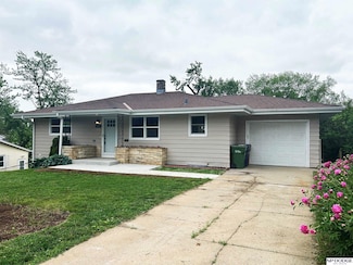 7022 S 41st St, Bellevue, NE 68147