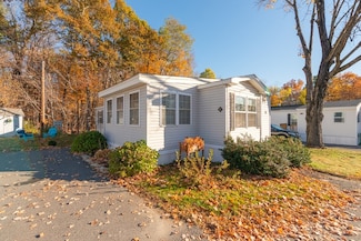 6 Mason St Unit 31, Pepperell, MA 01463