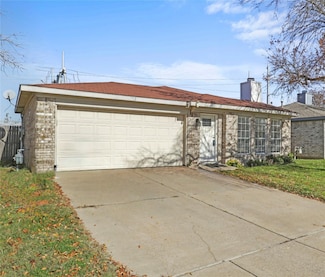 1112 Union Dr, Saginaw, TX 76131