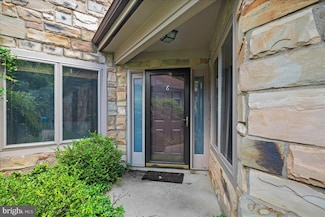 6 Marvin Ct, Lawrence Township, NJ 08648