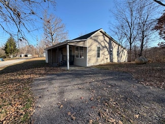 300 Berryman Rd, Brandenburg, KY 40108