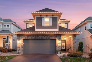 2304 Hillcrest Dr, Hudson, WI 54016