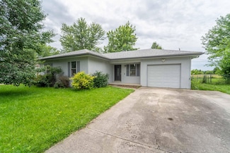 751 S Olive St, Marshfield, MO 65706