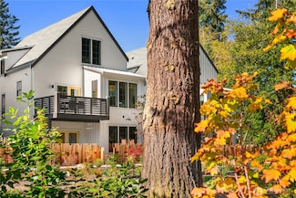 2214 NE 125th St, Seattle, WA 98125