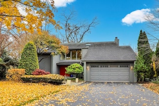 11515 Burr Oak Ln, Burr Ridge, IL 60527