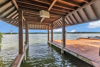 923 Paradise Ln, Montgomery, TX 77356