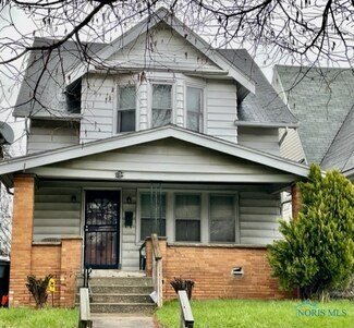 1104 Parkside Blvd, Toledo, OH 43607