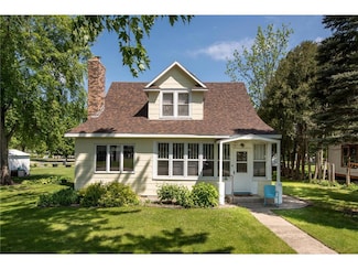 106 E 4th St, Cyrus, MN 56323