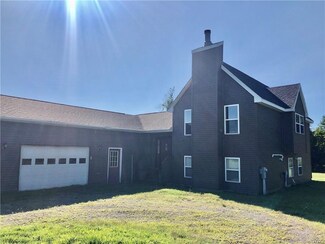 48 Upton Rd, Pulaski, NY 13142