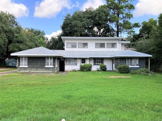 4701 Redbird St, Port Arthur, TX 77642