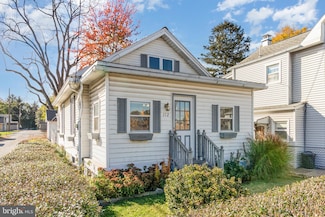 112 S Washington St, Mechanicsburg, PA 17055