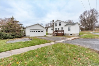 203 Lakeview Dr, Dexter, NY 13634