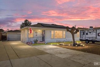 141 Loma Linda Dr, Bakersfield, CA 93305