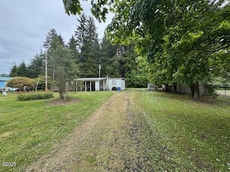 1752 SE Hall Ct, Waldport, OR 97394