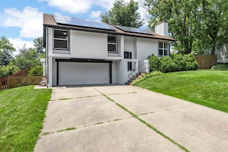 408 Lancaster Ln, West Branch, IA 52358