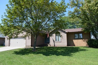 1330 Oakridge Dr, Bucyrus, OH 44820
