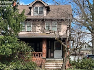 3115 Essex Rd, Cleveland Heights, OH 44118