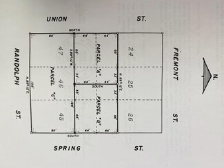 76 Spring St, Douglas, MI 49406