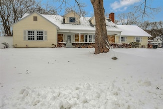 36 Westbrook Rd, Coram, NY 11727