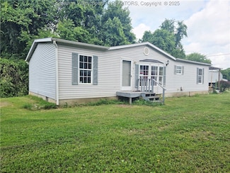 13 Preston Ln, Alum Creek, WV 25003