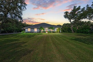 1774 Kingsdown Dr, Sarasota, FL 34240