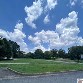 412 Westwood Blvd, Paducah, KY 42001