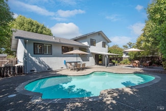 1516 Wadsworth Ct, Santa Rosa, CA 95403