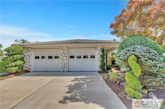 605 Madison Dr Unit 605A, Monroe Township, NJ 08831