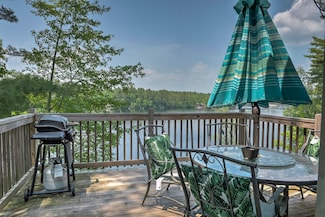 27 Headlands Rd, Winchester, NH 03470
