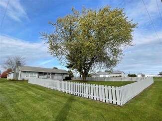 11420 W Chetlain Ln, Galena, IL 61036