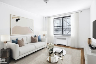 8 E 48th St Unit 5-G, New York, NY 10017