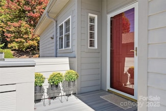 23 Holiday Dr, Arden, NC 28704