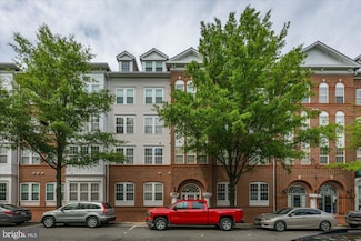 4951 Brenman Park Dr Unit 414, Alexandria, VA 22304