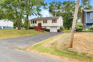 52 Bloomingdale Ave, East Greenbush, NY 12061