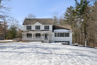 4 Lund St, Litchfield, NH 03052