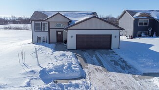 615 7th Ave NE, Plainview, MN 55964