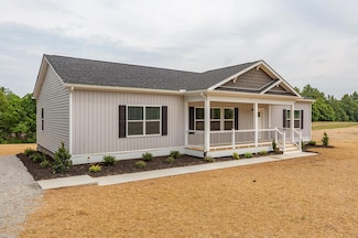 853 Levi Rd, Green Bay, VA 23942
