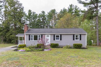 4 Kokokehas Dr, Litchfield, NH 03052